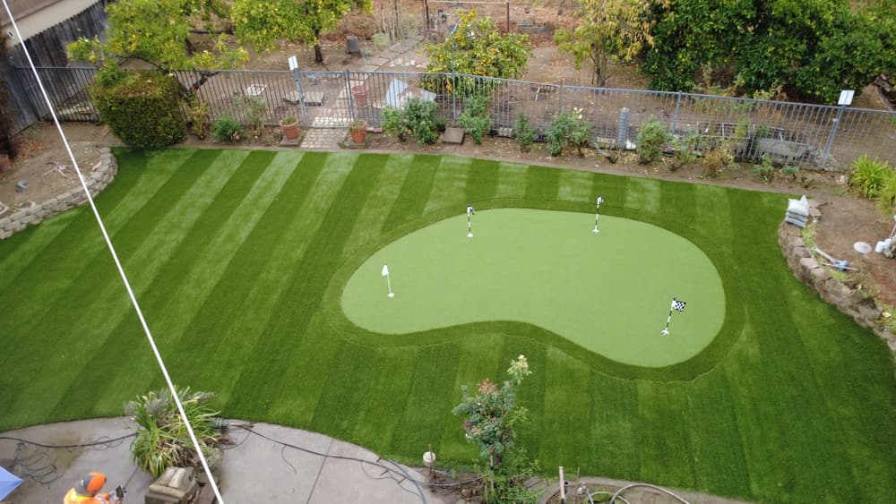 Gallery photos for The Hole in One: Image #2